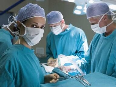 Χειρουργική επέμβαση μεγέθυνσης πέους που γίνεται από χειρουργούς